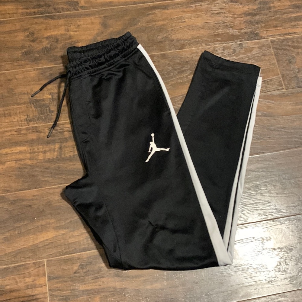 black and white jordan sweats